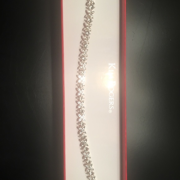 Silver Bracelet with Gift Box - Picture 4 of 8